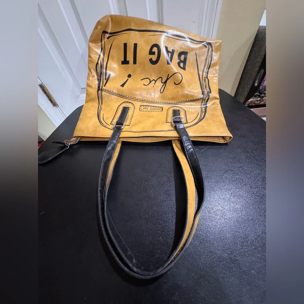 Nicole Lee Tan and Black Tote Bag